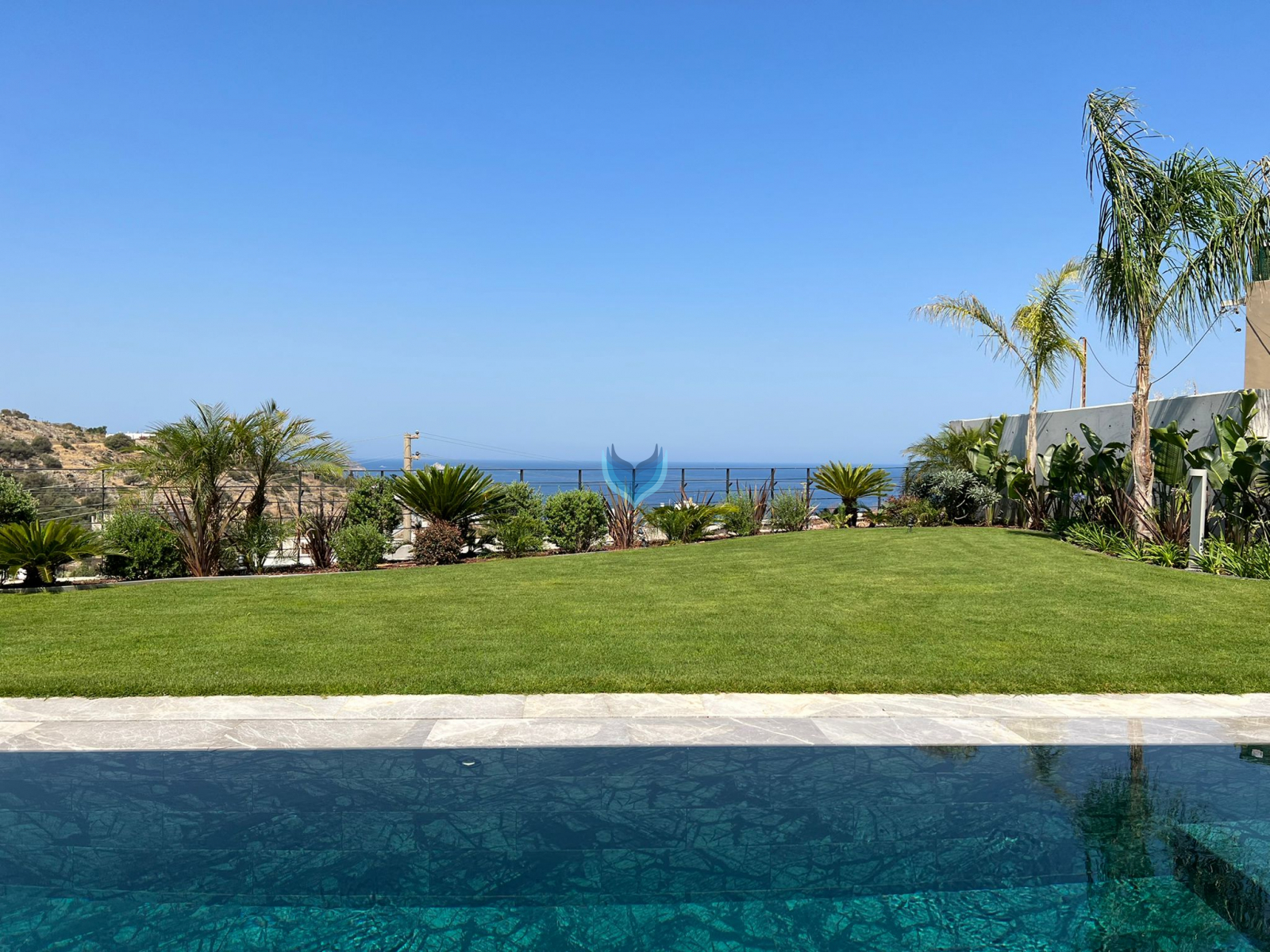 ÖZEL PLAJLI VE MÜSTAKİL HAVUZLU VİLLA